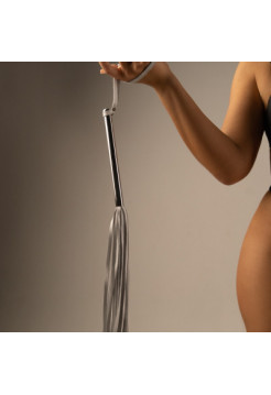 Флоггер из белой кожи с хромированной ручкой, Натуральная кожа